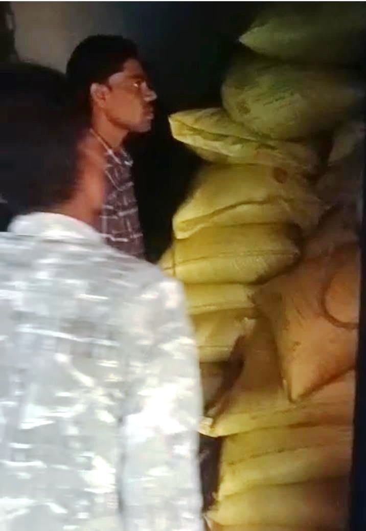 सरकार की सख्ती से उर्वरक कालाबाजारी पर लगेगी लगाम