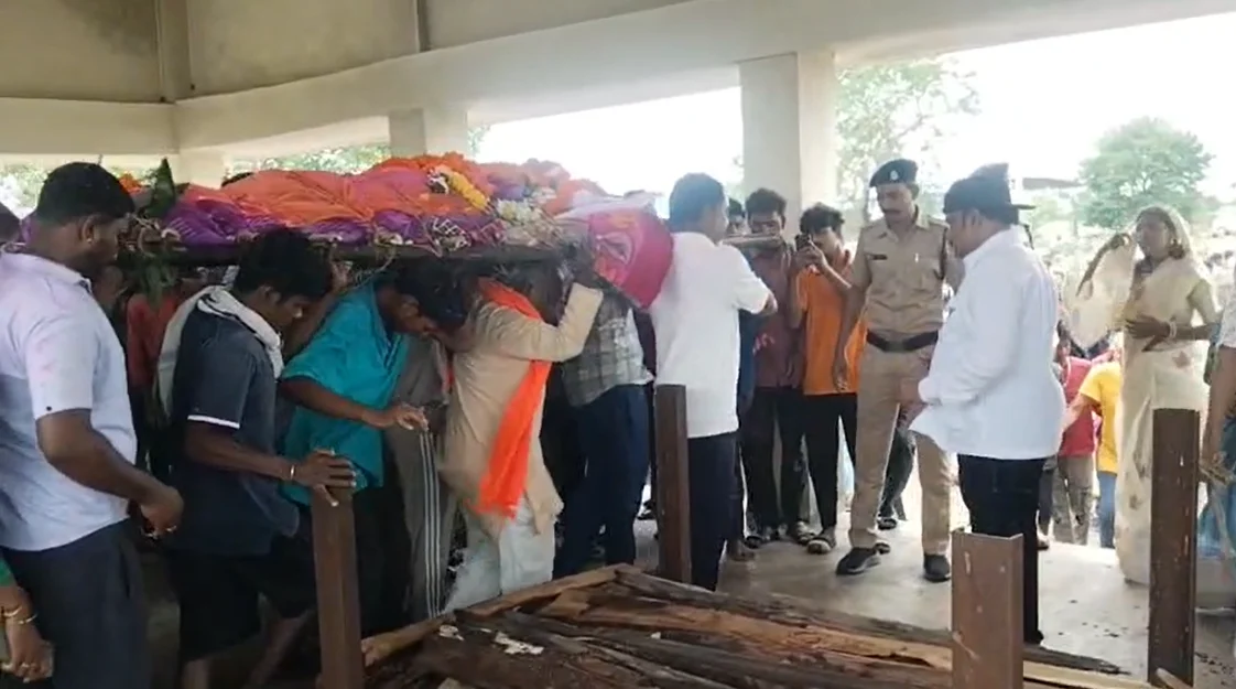 पद्म विभूषण डॉ. तीजन बाई का राजकीय सम्मान के साथ अंतिम संस्कार संपन्न
