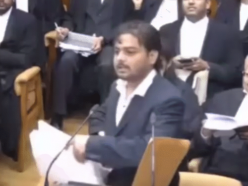 सुप्रीम कोर्ट में वकील की विवादित हरकत, जज को दिया आदेश, फिर मचाया हंगामा
