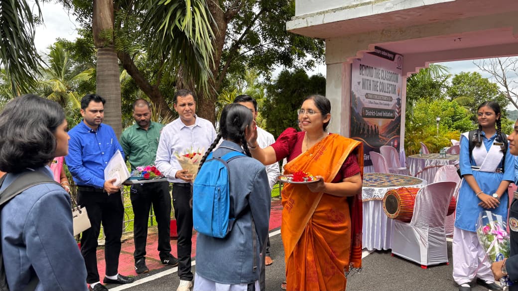 'द कलेक्टर्स-15' से मेधावी विद्यार्थियों के सपनों को मिली नई उड़ान