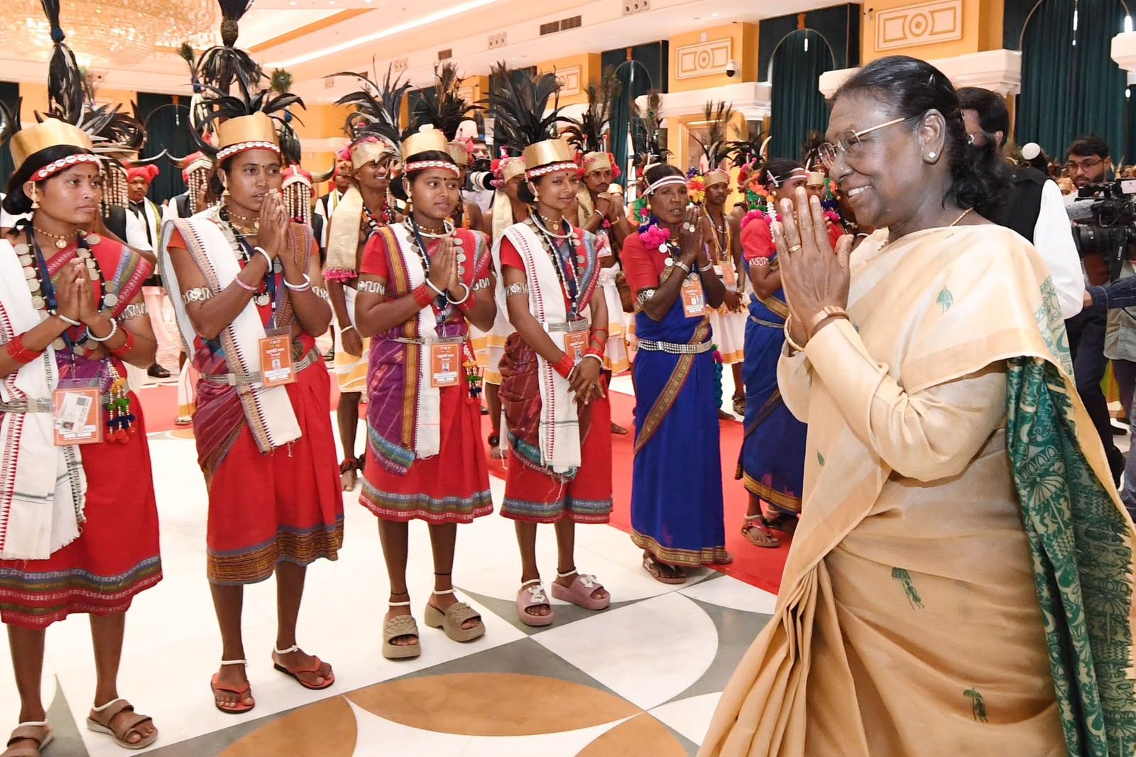 बस्तर आज शांति, विकास और समृद्धि की नई दिशा में आगे बढ़ रहा : राष्ट्रपति मुर्मु