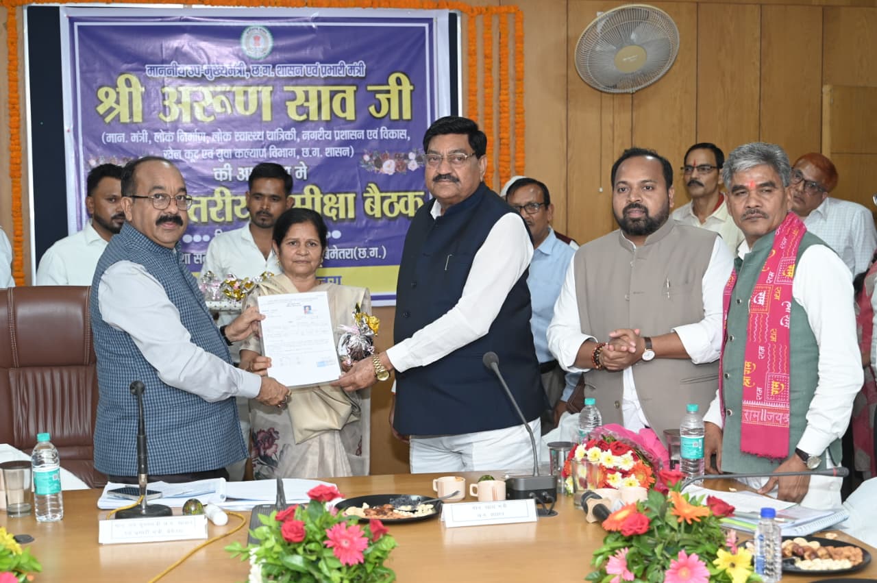 प्रधानमंत्री आवास और कृषि योजनाओं में शत-प्रतिशत लक्ष्य हासिल करने के निर्देश