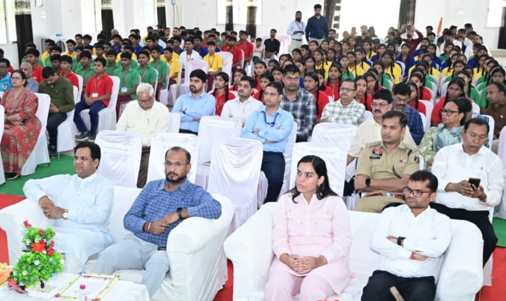 नशामुक्त समाज के निर्माण का संकल्प लेकर आगे बढ़े हजारों युवा