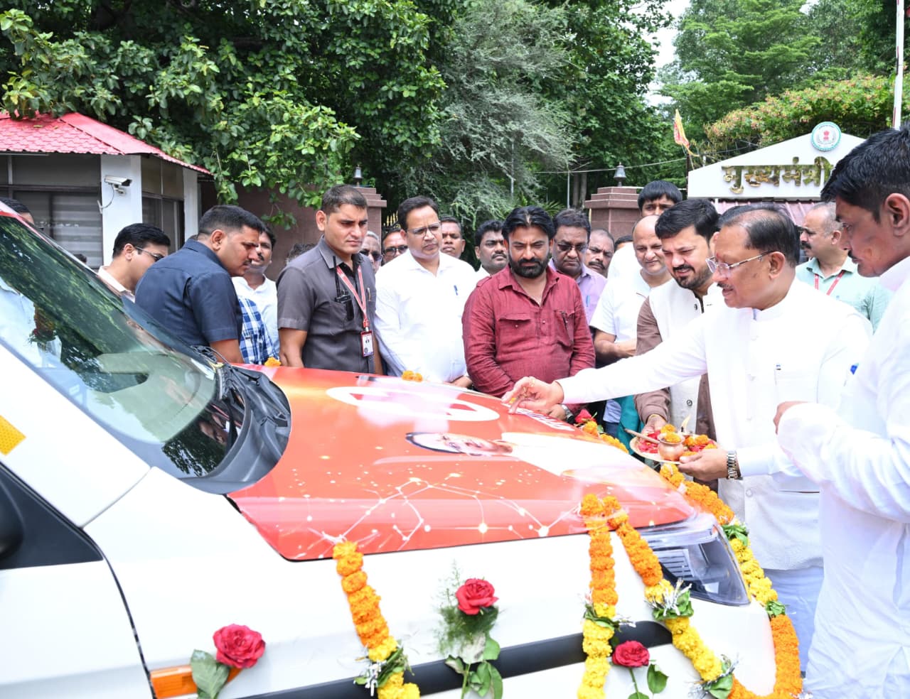 धरसींवा में स्वास्थ्य सुविधाओं को नई ताकत, मुख्यमंत्री ने सौंपी आधुनिक एम्बुलेंस
