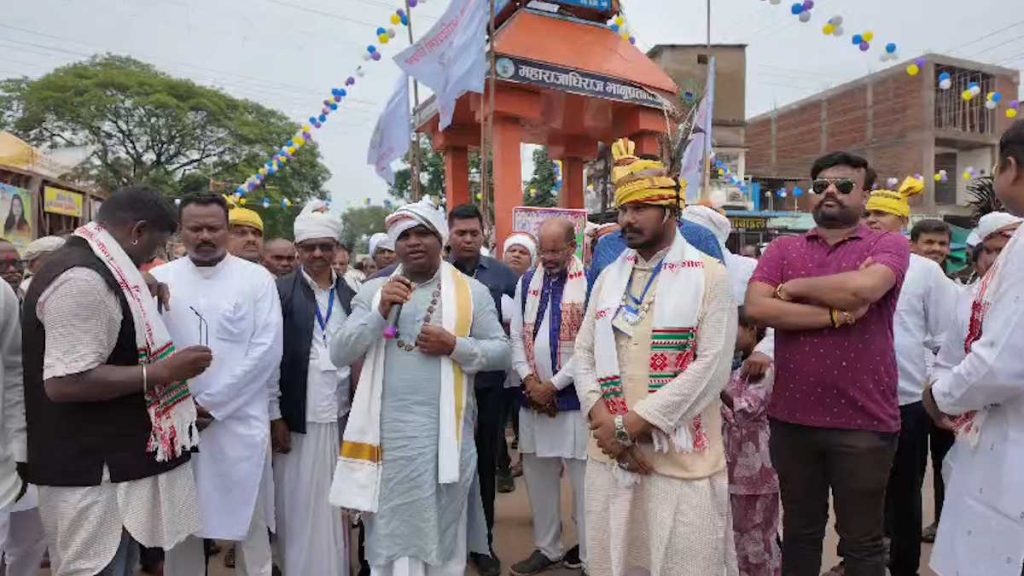 विश्व आदिवासी दिवस पर छत्तीसगढ़ में दिखा आदिवासी संस्कृति और एकता का रंग