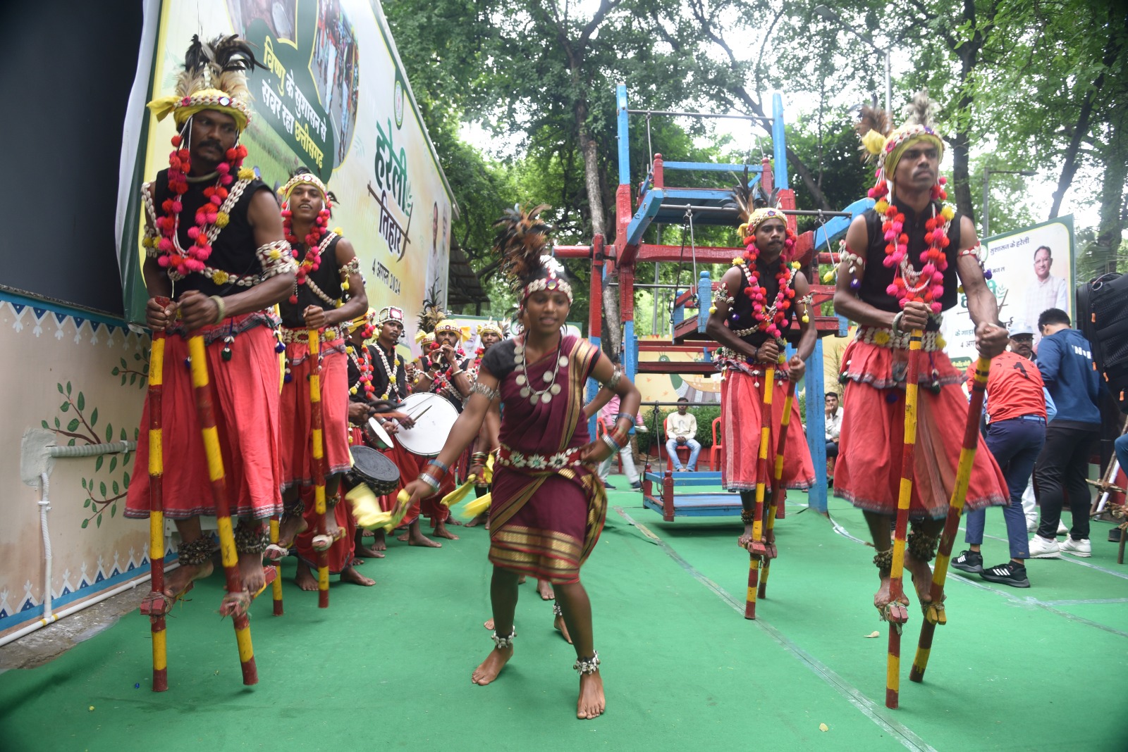 किसानों के औजार और बैल बनते हैं हरेली के केंद्र, जानिए इस पर्व का महत्व