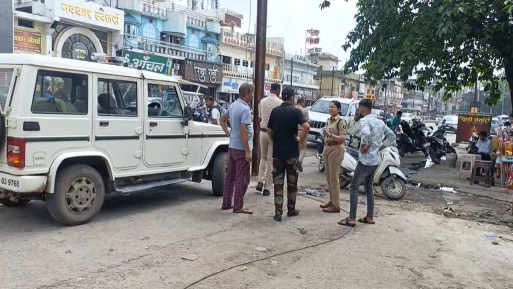 कोरबा में नकली पुलिस बनकर बुजुर्ग से ठगी, असली सोने की चेन-अंगूठी लेकर फरार