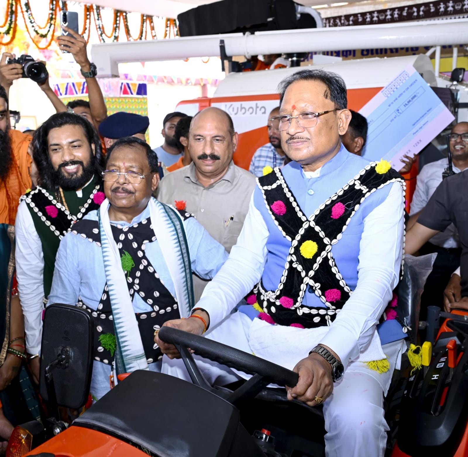 हरेली हमें प्रकृति को सहेजने और लौटाने की सीख देती है: मुख्यमंत्री विष्णुदेव साय