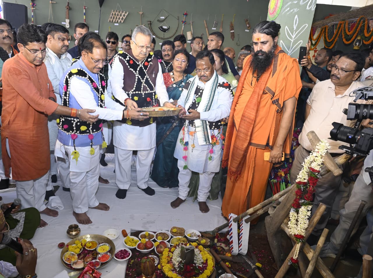 हरेली तिहार ने मुख्यमंत्री निवास में जीवंत की छत्तीसगढ़ की मिट्टी, संस्कृति और खेती की परंपरा