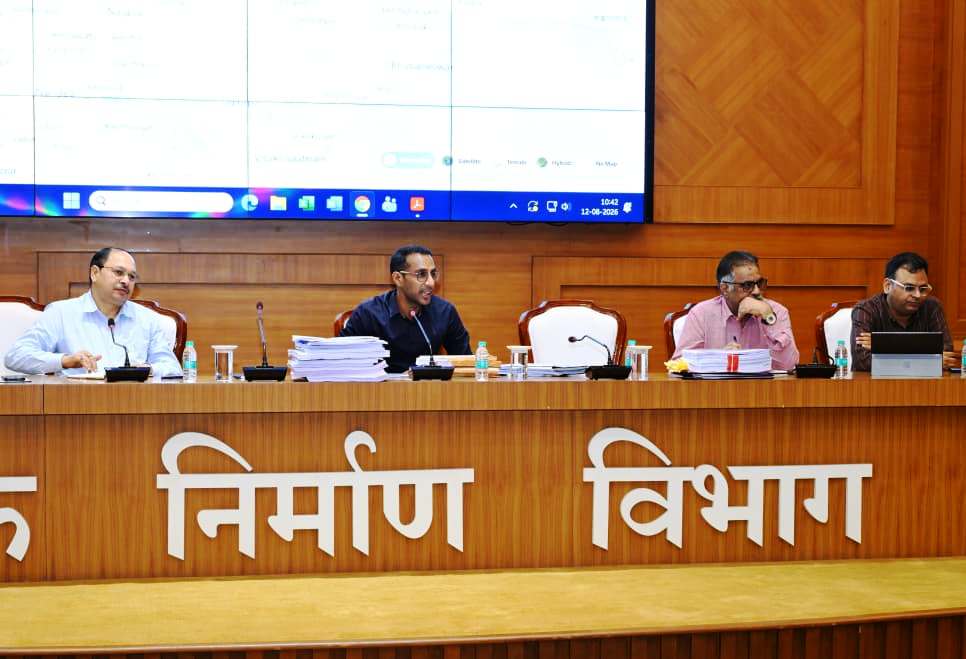 ठेकेदारों के नियमित भुगतान के निर्देश, निर्माण कार्यों में तेजी लाने पर जोर