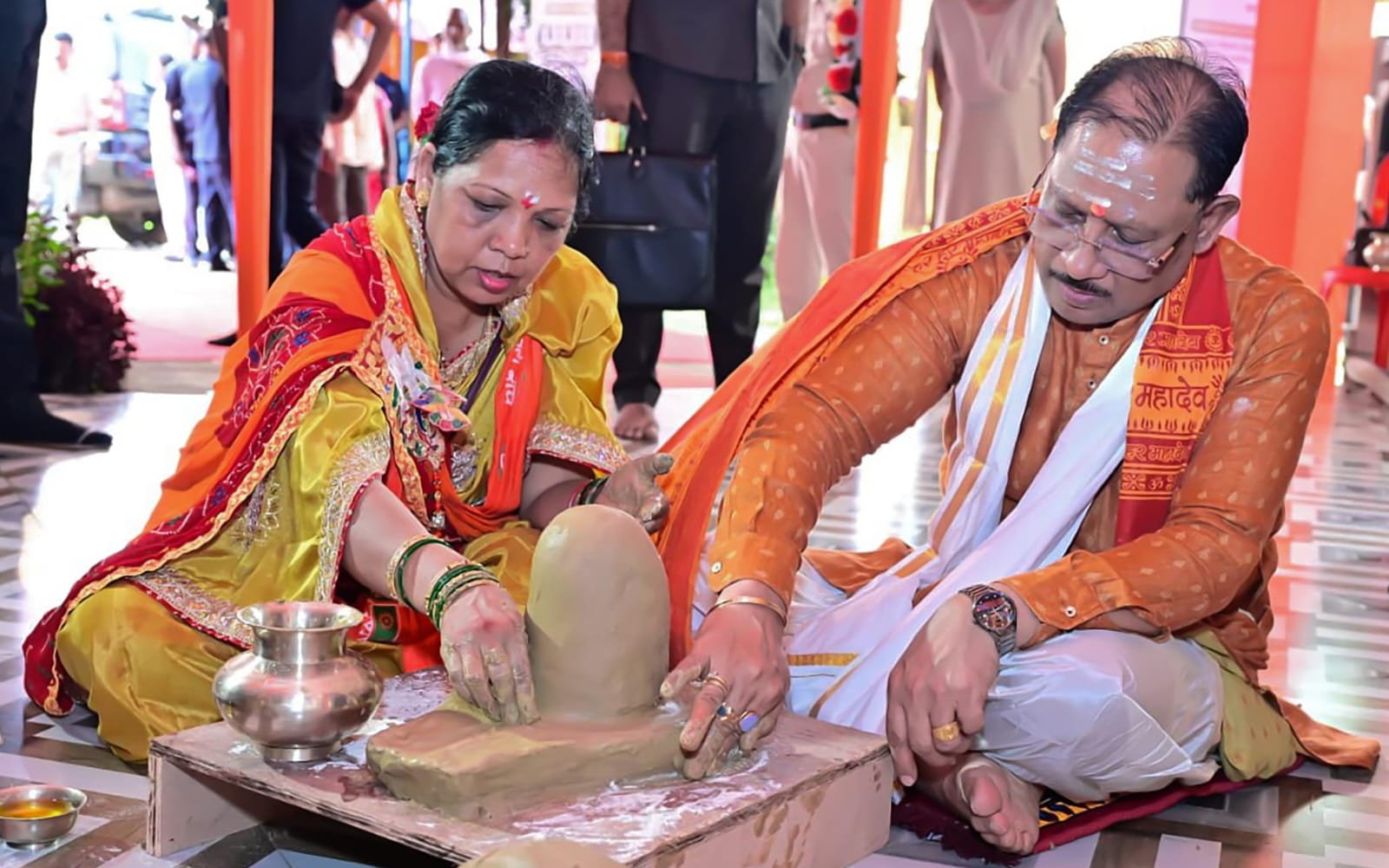 एक लाख 11 हजार 111 पार्थिव शिवलिंगों के पूजन से भक्तिमय हुआ बगिया