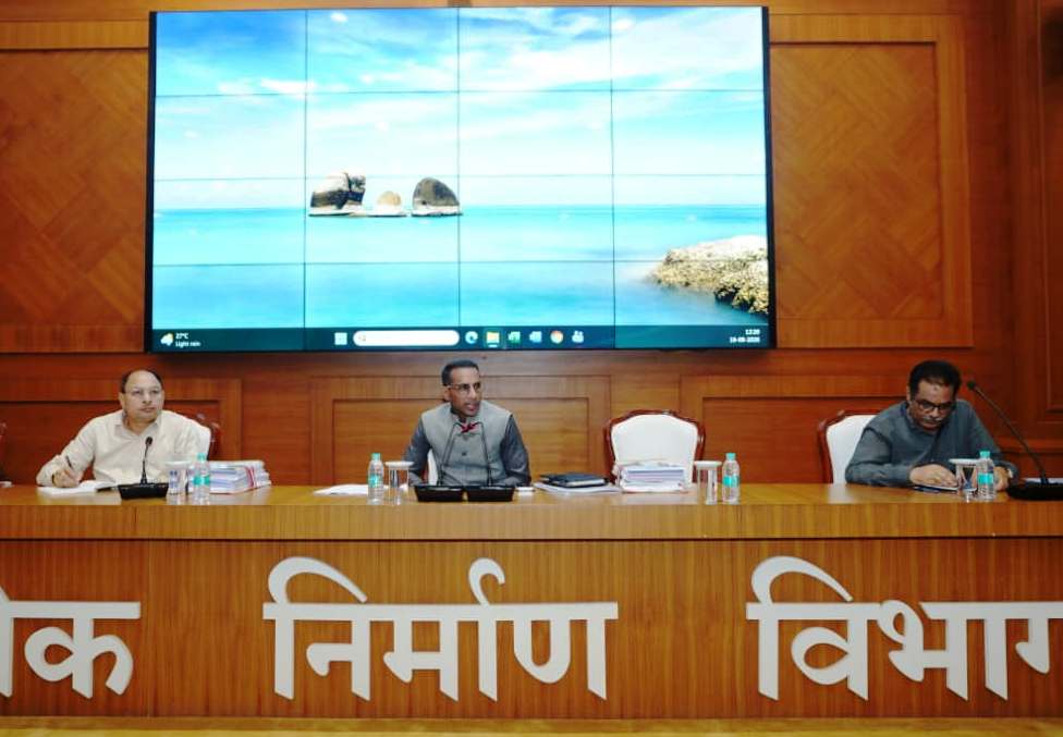 बस्तर में सड़क कनेक्टिविटी को मिलेगी रफ्तार, दिसंबर तक सड़क-पुल पूरे करने के निर्देश