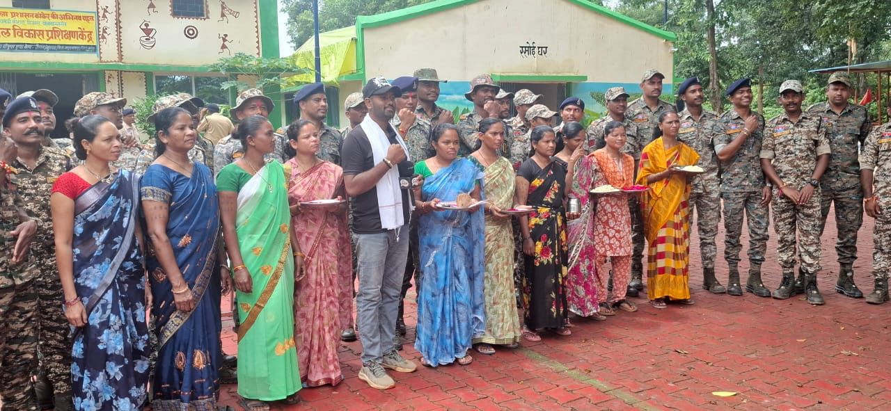 बंदूक की जगह हाथ में राखी, बस्तर में दिखी बदलाव और शांति की तस्वीर
