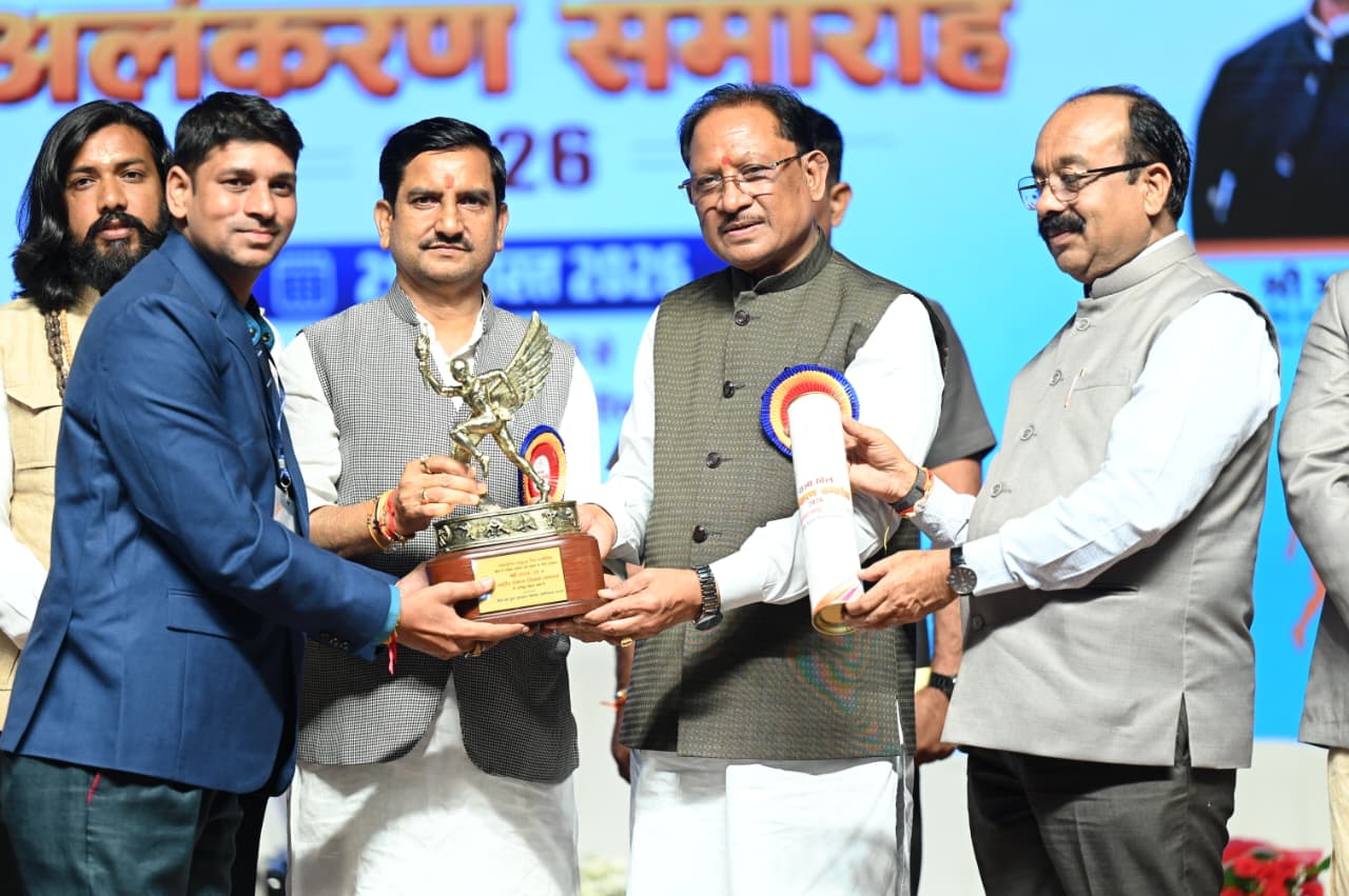 राष्ट्रीय खेल दिवस पर खिलाड़ियों को सम्मान, मुख्यमंत्री ने कहा- प्रतिभाओं को नहीं होने देंगे संसाधनों की कमी