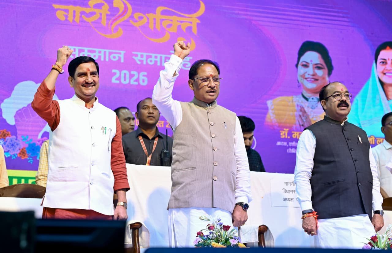 बेटियों की शिक्षा से महिला स्वावलंबन तक, सरकार की योजनाओं पर मुख्यमंत्री का जोर