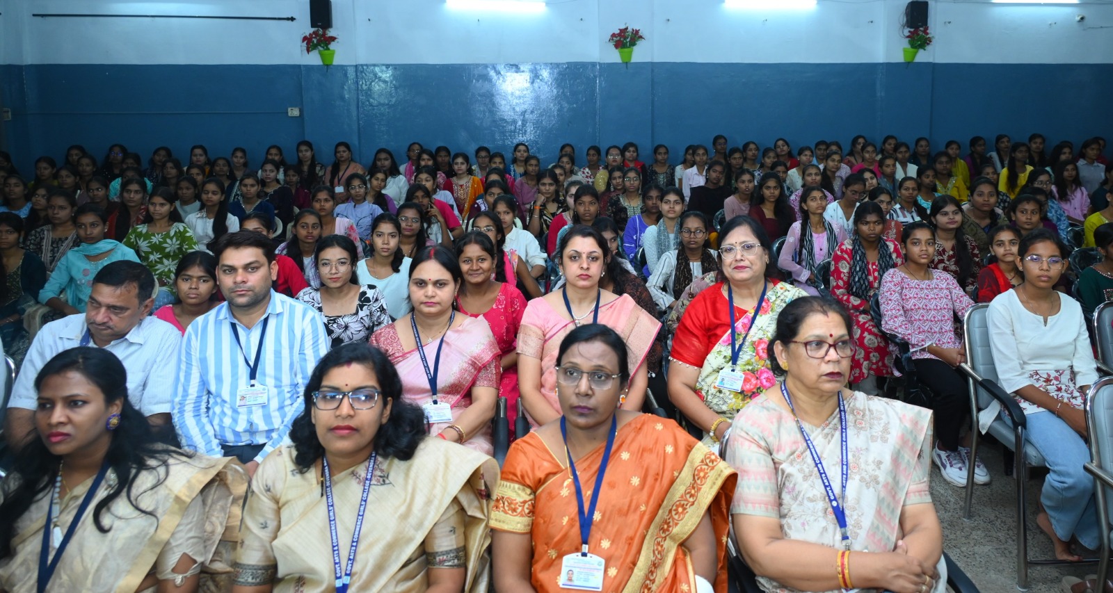 दीक्षारंभ कार्यक्रम में छात्राओं को मिला आत्मविश्वास और निरंतर सीखने का संदेश