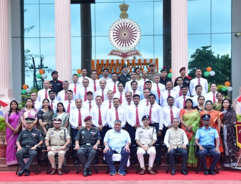 गार्ड ऑफ ऑनर से हुआ सैनिक स्कूल अंबिकापुर के 18वें स्थापना दिवस का शुभारंभ