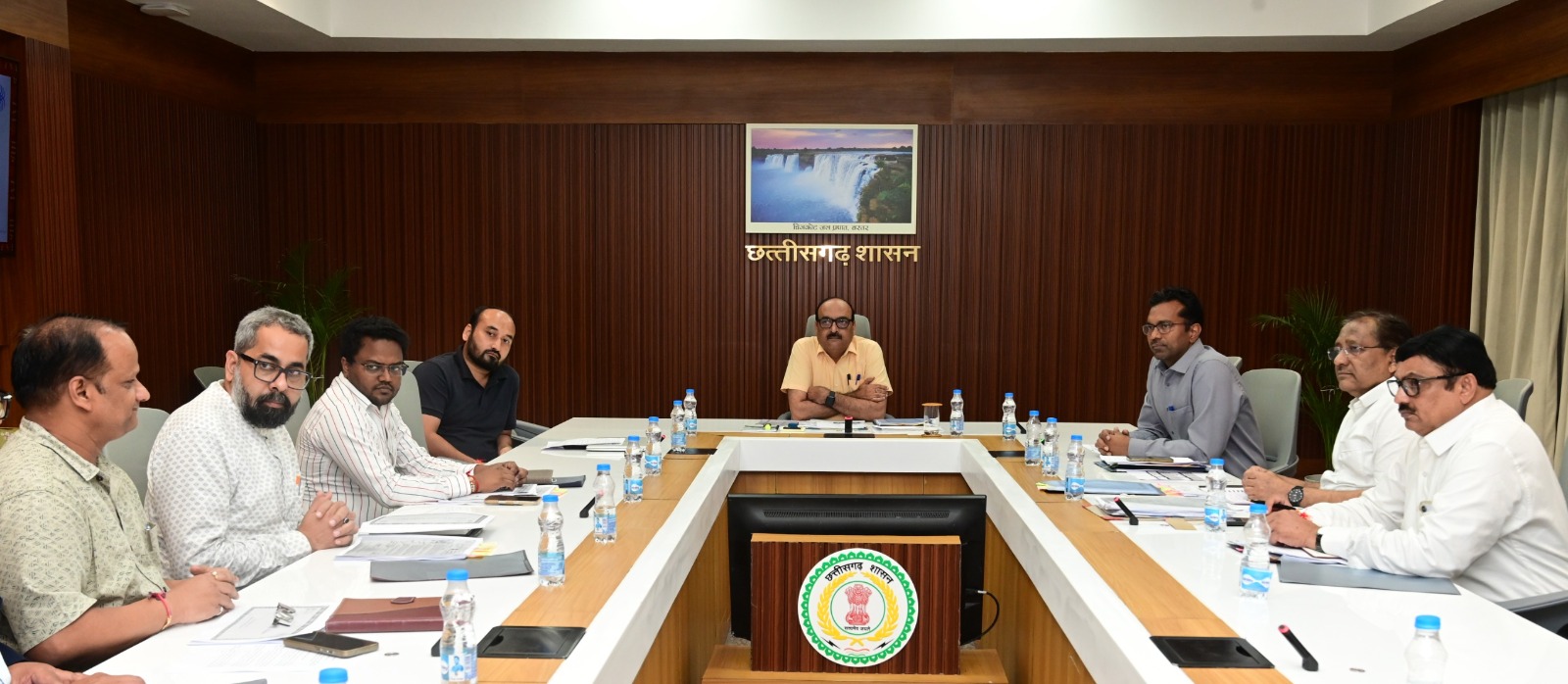 समय पर कार्यालय पहुंचने और ई-ऑफिस में बेहतर काम करने वालों को मिला सम्मान