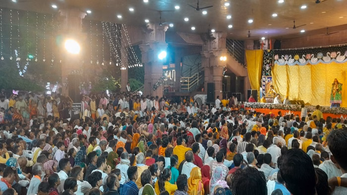 रात 1:45 बजे बांकेबिहारी की मंगला आरती, साल में एक बार मिलेगा विशेष दर्शन का मौका