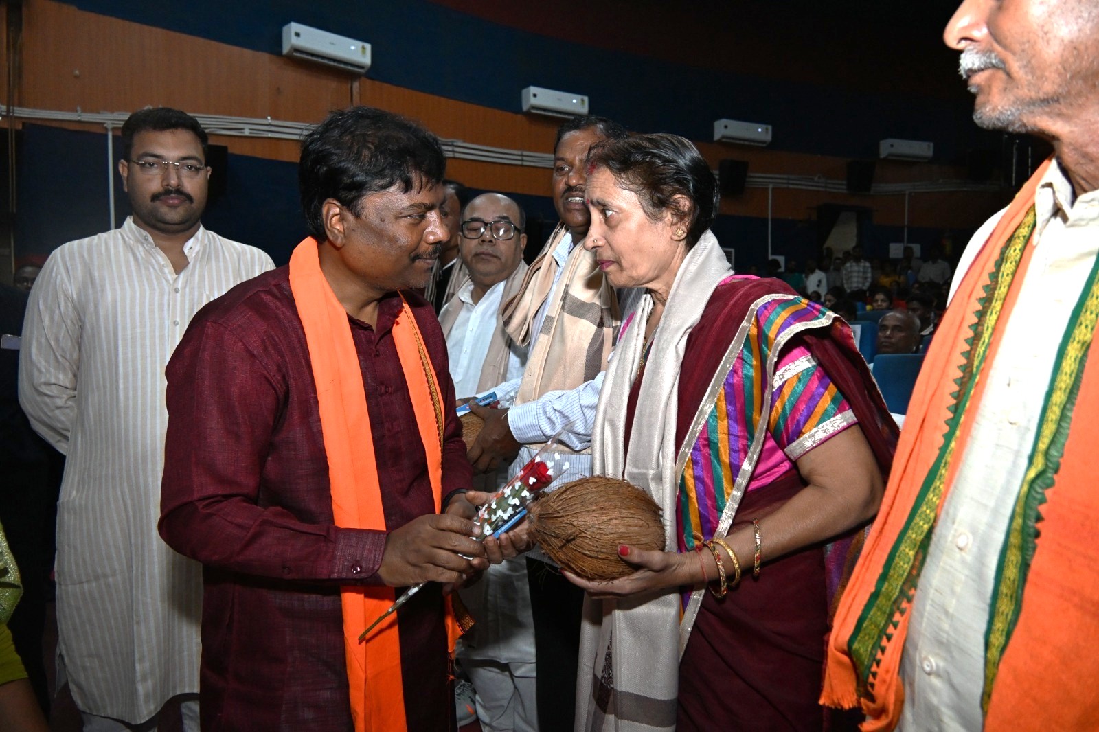 विद्यार्थी मोबाइल का उपयोग पढ़ाई और ज्ञानवर्धक गतिविधियों के लिए करें: केदार कश्यप