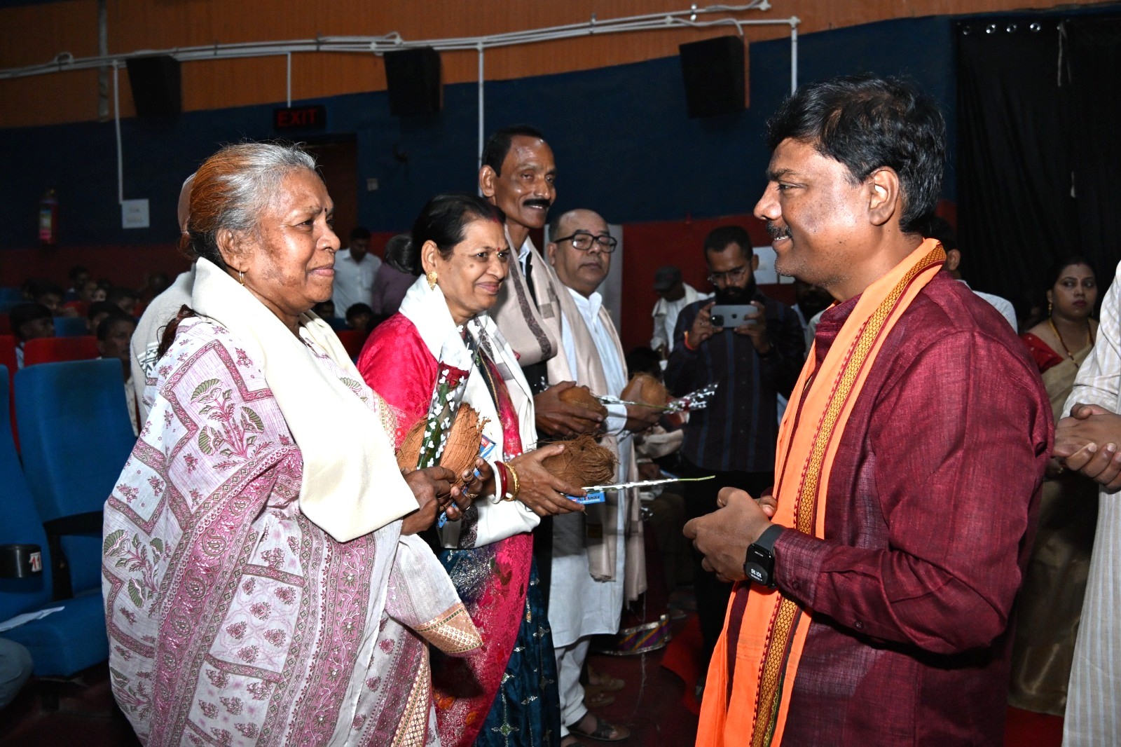 अबूझमाड़ की संस्कृति पर आधारित पुस्तक ‘बस्तर के लोक जीवन में वनस्पतियां’ का विमोचन