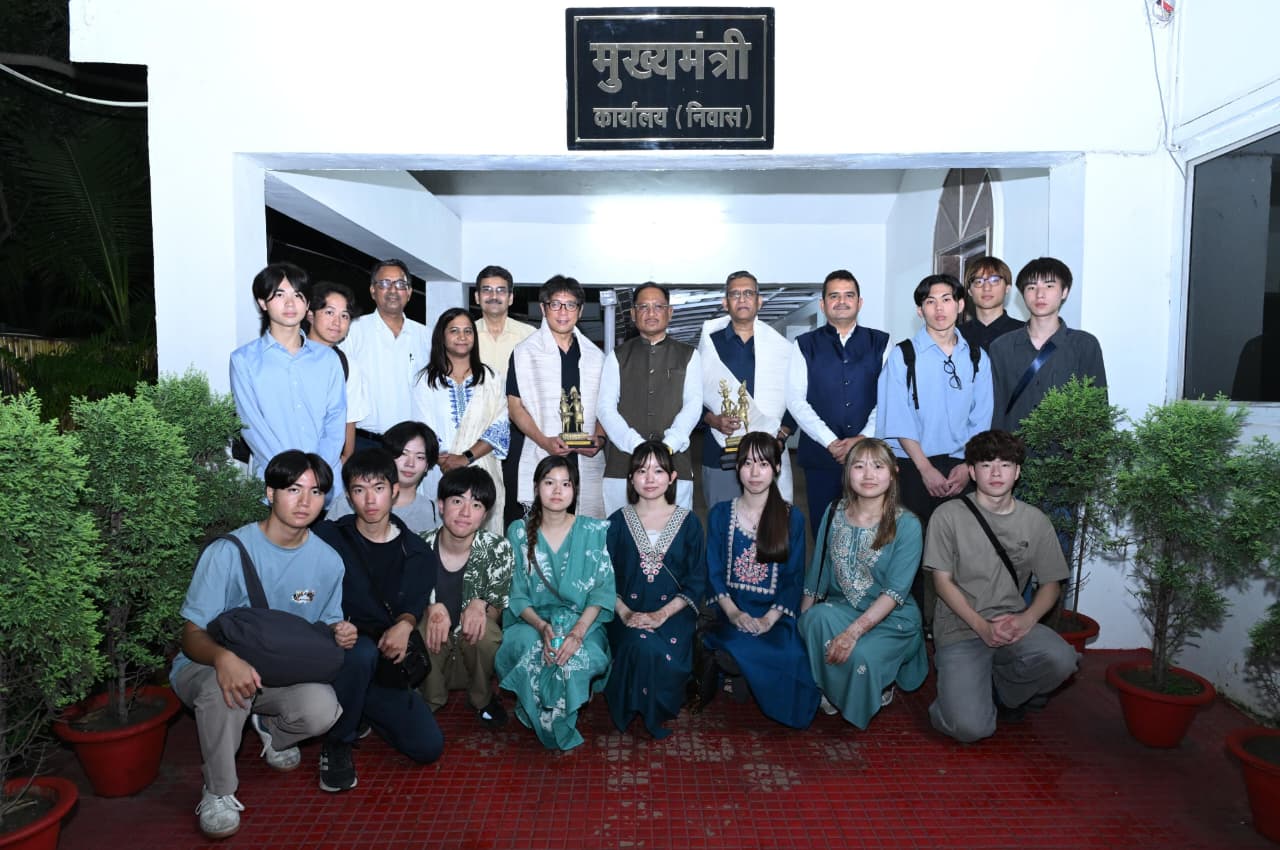 CM साय ने जापानी विद्यार्थियों को बताई छत्तीसगढ़ की ऐतिहासिक और बौद्ध विरासत