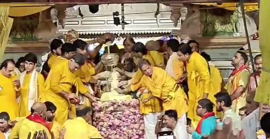 राधा रानी के जन्मोत्सव पर बरसाना में भक्ति का रंग, मंदिर में विशेष आयोजन