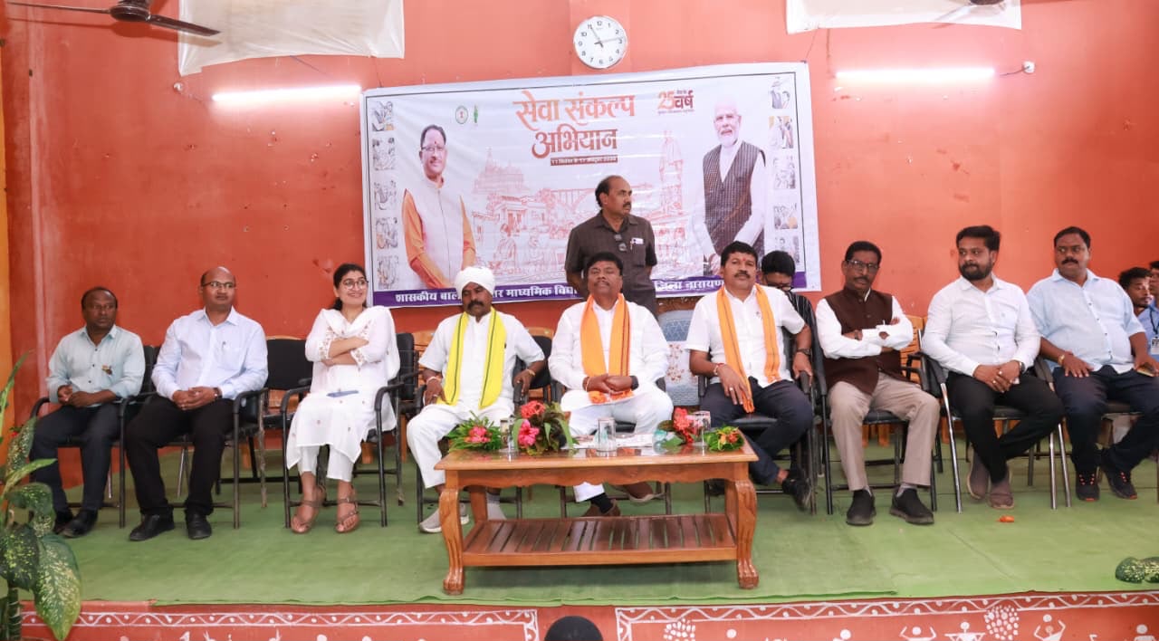 विद्यार्थियों ने भाषण के जरिए बताया विकसित भारत का अपना सपना
