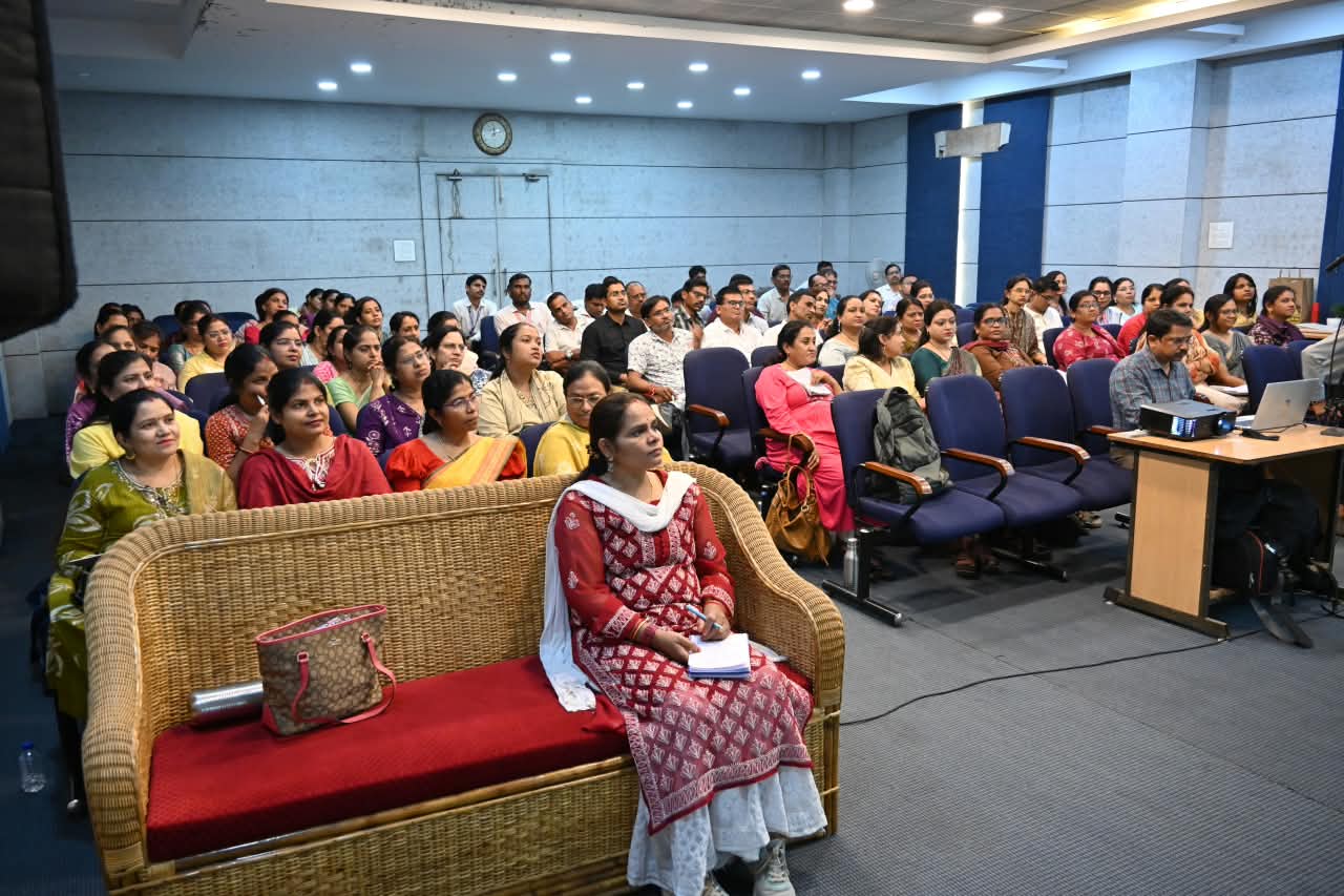 गणित पढ़ाने के लिए शिक्षकों को मिले व्यावहारिक और नवाचारपूर्ण तरीके