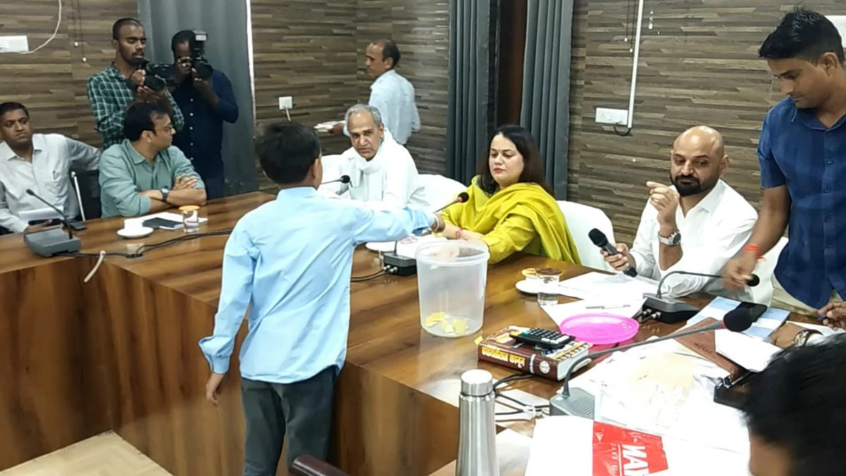 टोंक में पंचायत चुनाव का बिगुल, आरक्षण लॉटरी के बाद दावेदारों का गणित बदला