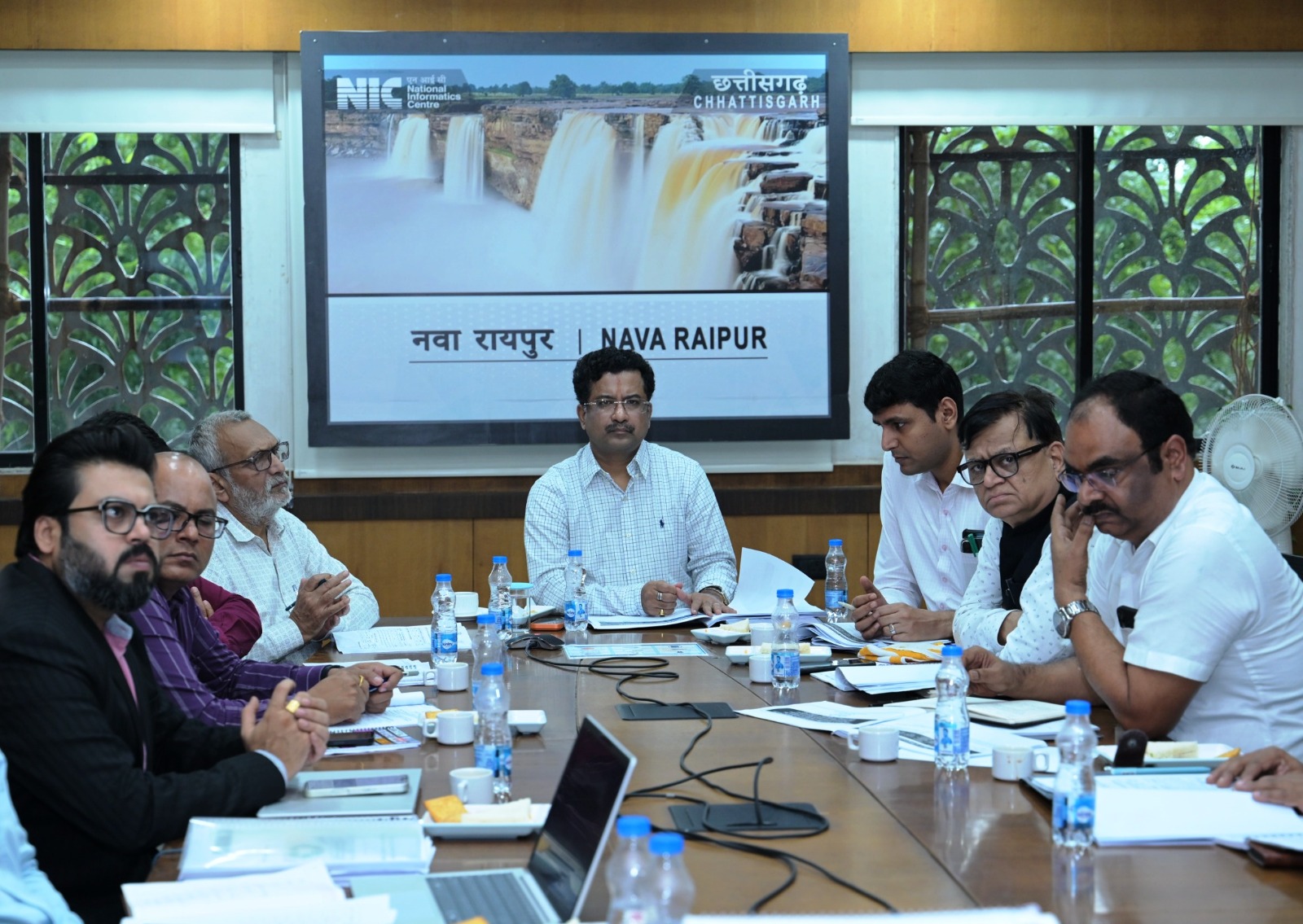 गुणवत्तापूर्ण और समयबद्ध क्रियान्वयन पर स्वच्छ भारत मिशन समिति का जोर
