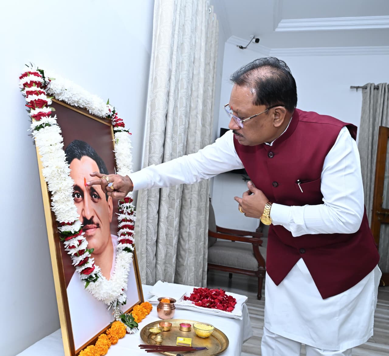 पंडित दीनदयाल उपाध्याय की जयंती पर मुख्यमंत्री निवास में हुआ नमन