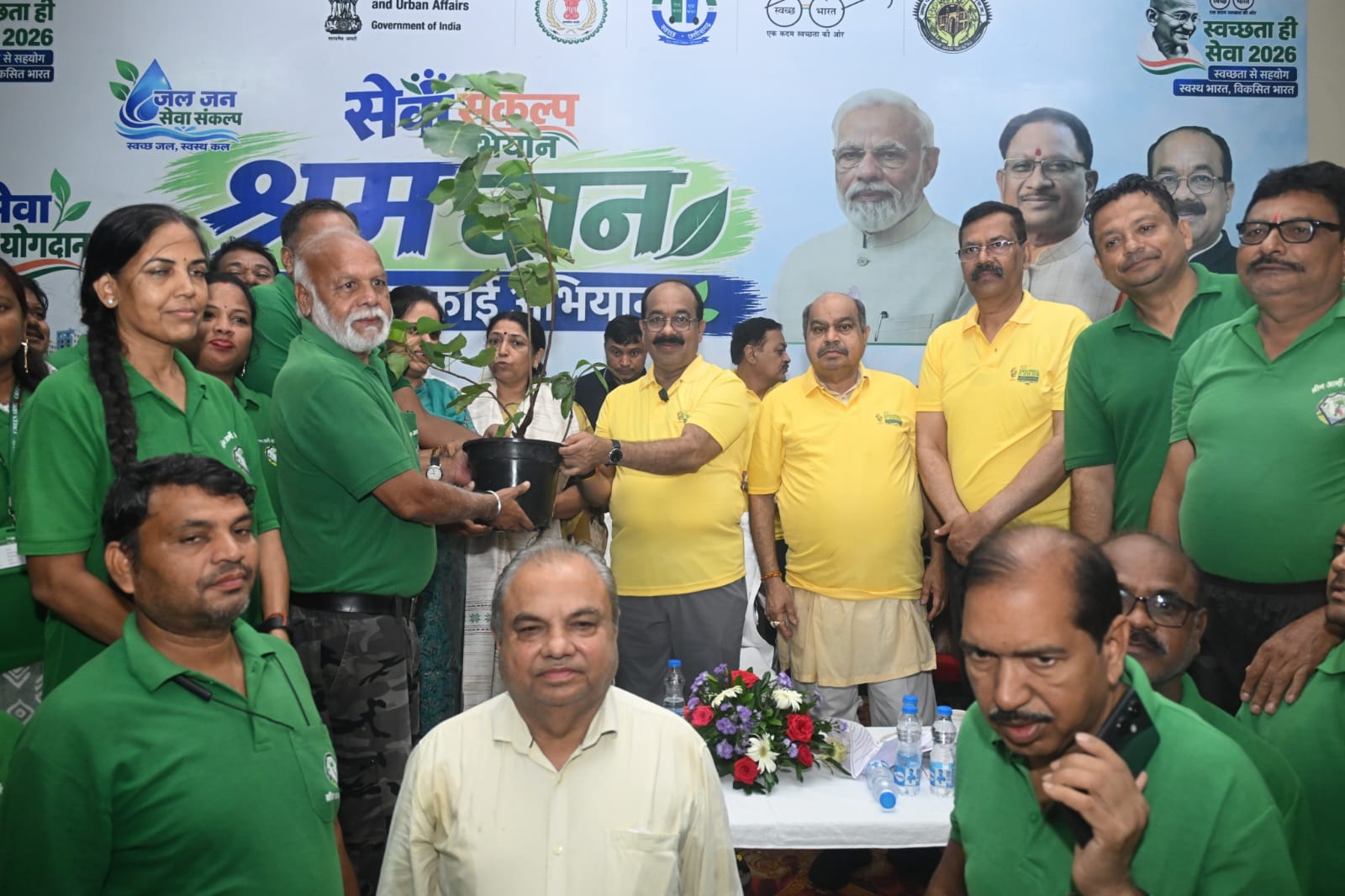 स्वच्छता अभियान में ग्रीन आर्मी और स्वयंसेवी संगठनों ने भी किया श्रमदान