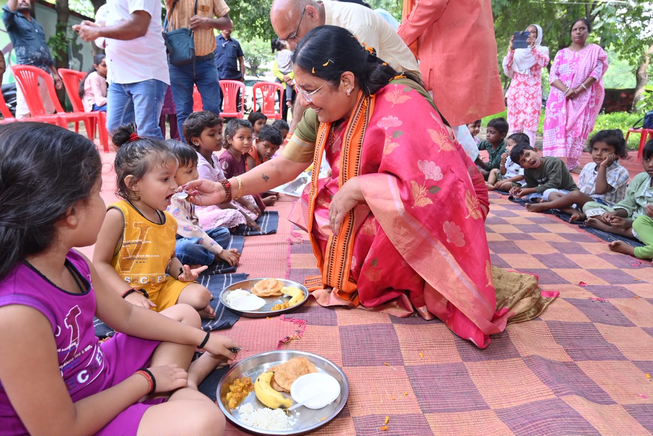 मितानिन शकुन्तला सहित आंगनबाड़ी सहयोगियों को मिला सम्मान