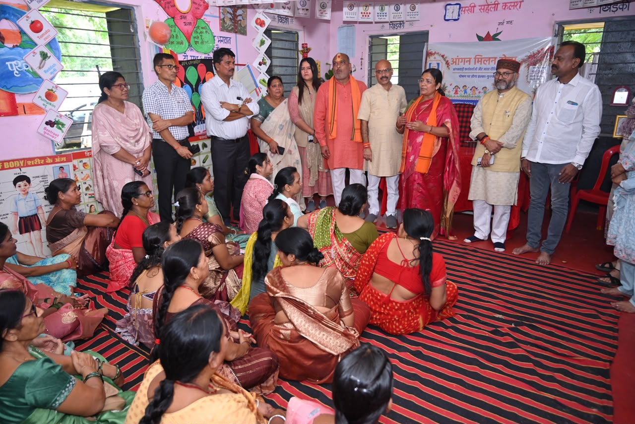 मितानिन शकुन्तला सहित आंगनबाड़ी सहयोगियों को मिला सम्मान