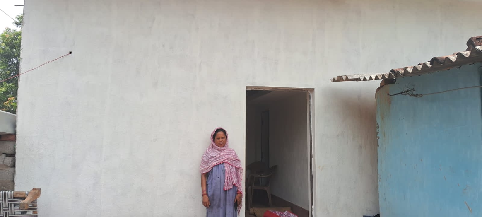 पक्के मकान के साथ जशपुर के परिवारों को मिल रहीं बुनियादी सुविधाएं