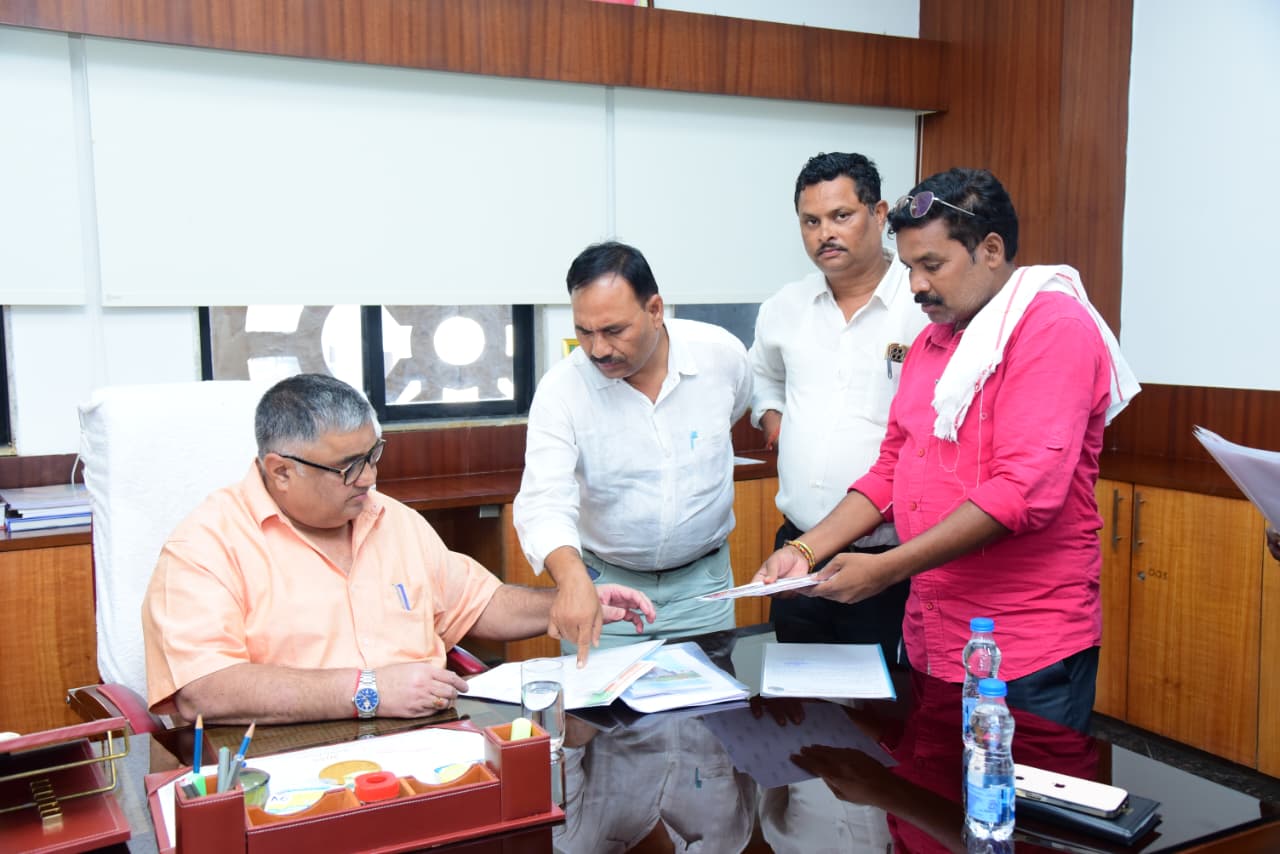 नागरिकों की समस्याओं के त्वरित समाधान के लिए अधिकारियों को निर्देश