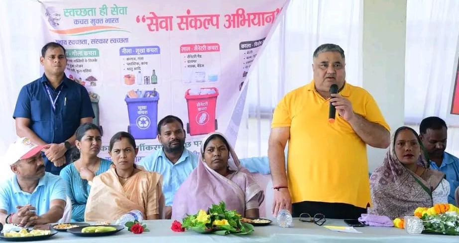 जलस्रोतों के आसपास गंदगी नहीं फैलाने ग्रामीणों से मंत्री ने की अपील