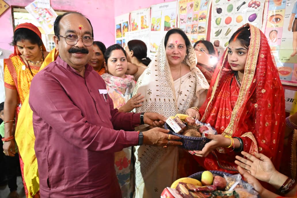 बच्चों की खिलखिलाहट से गूंजा आंगनबाड़ी परिसर, आंगन मिलन उत्सव में दिखा उत्साह