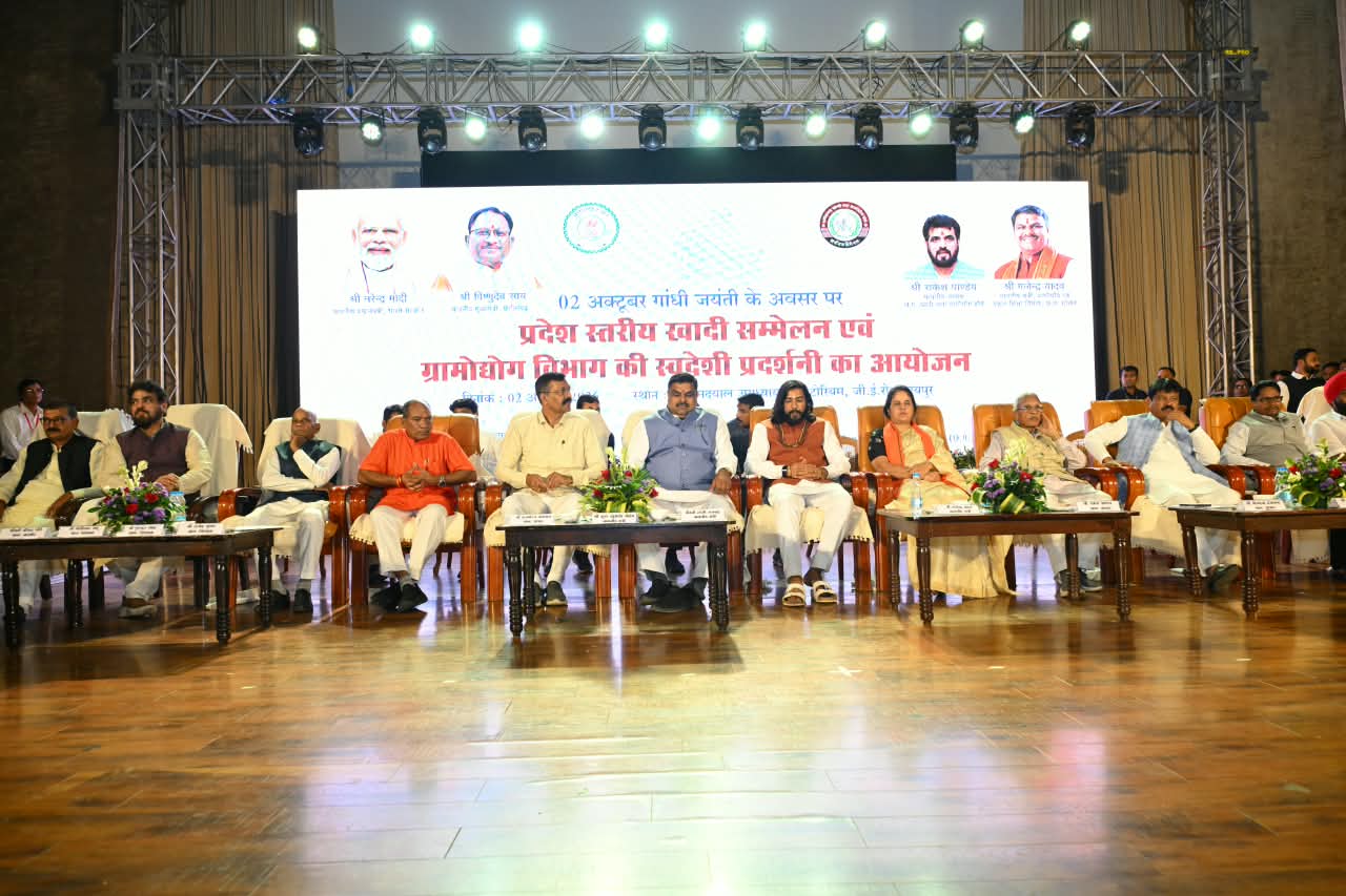 बदलते बस्तर की तस्वीर: अब ग्रामीण ग्राम सभा में तय कर रहे विकास की दिशा