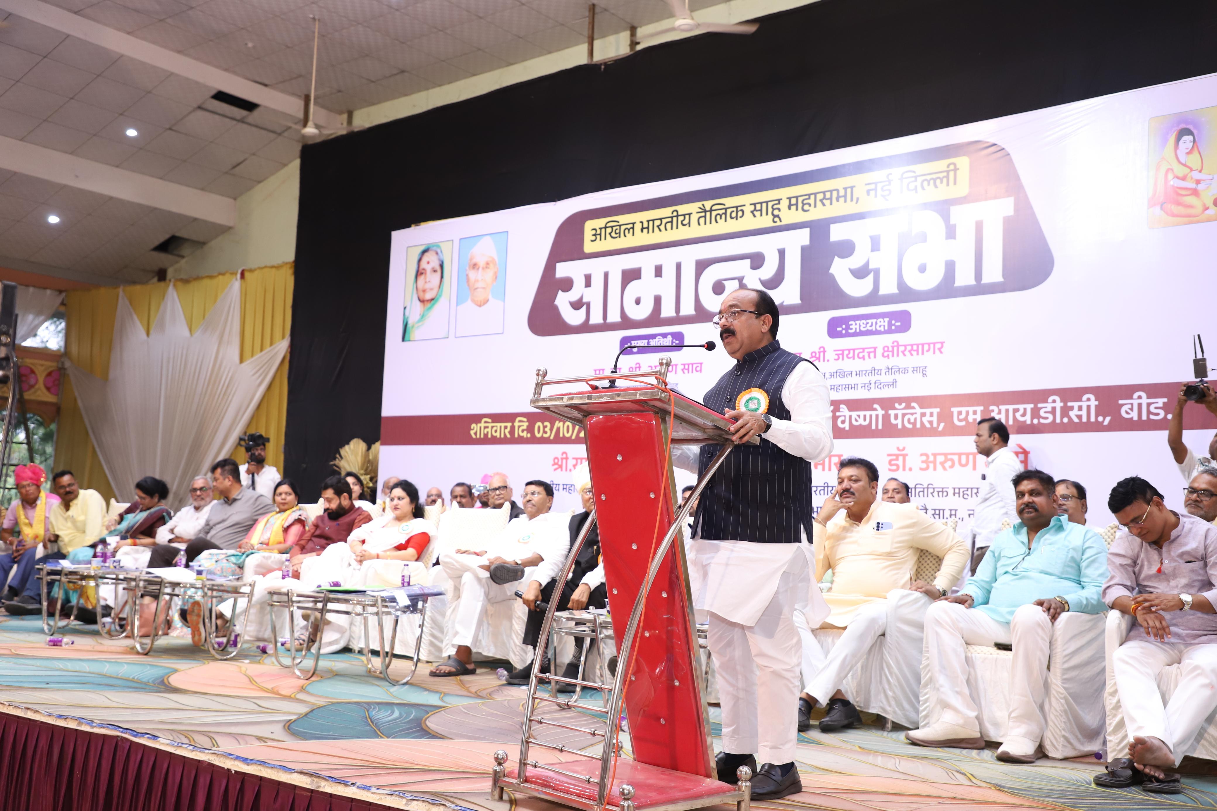 उप मुख्यमंत्री अरुण साव ने ‘केशर काकू’ को श्रद्धांजलि अर्पित कर किया नमन
