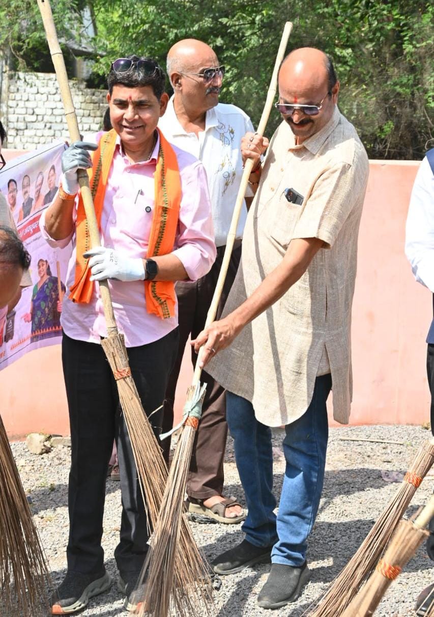 स्वच्छता को जीवनशैली का हिस्सा बनाने की अपील, मंत्री वर्मा ने किया श्रमदान