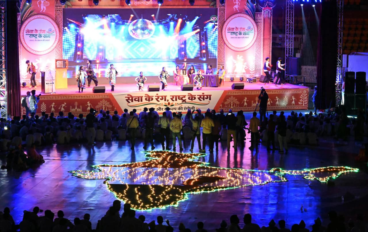 सिंगापुर दौरे में 15 बड़ी कंपनियों ने छत्तीसगढ़ में निवेश को लेकर दिखाई रुचि