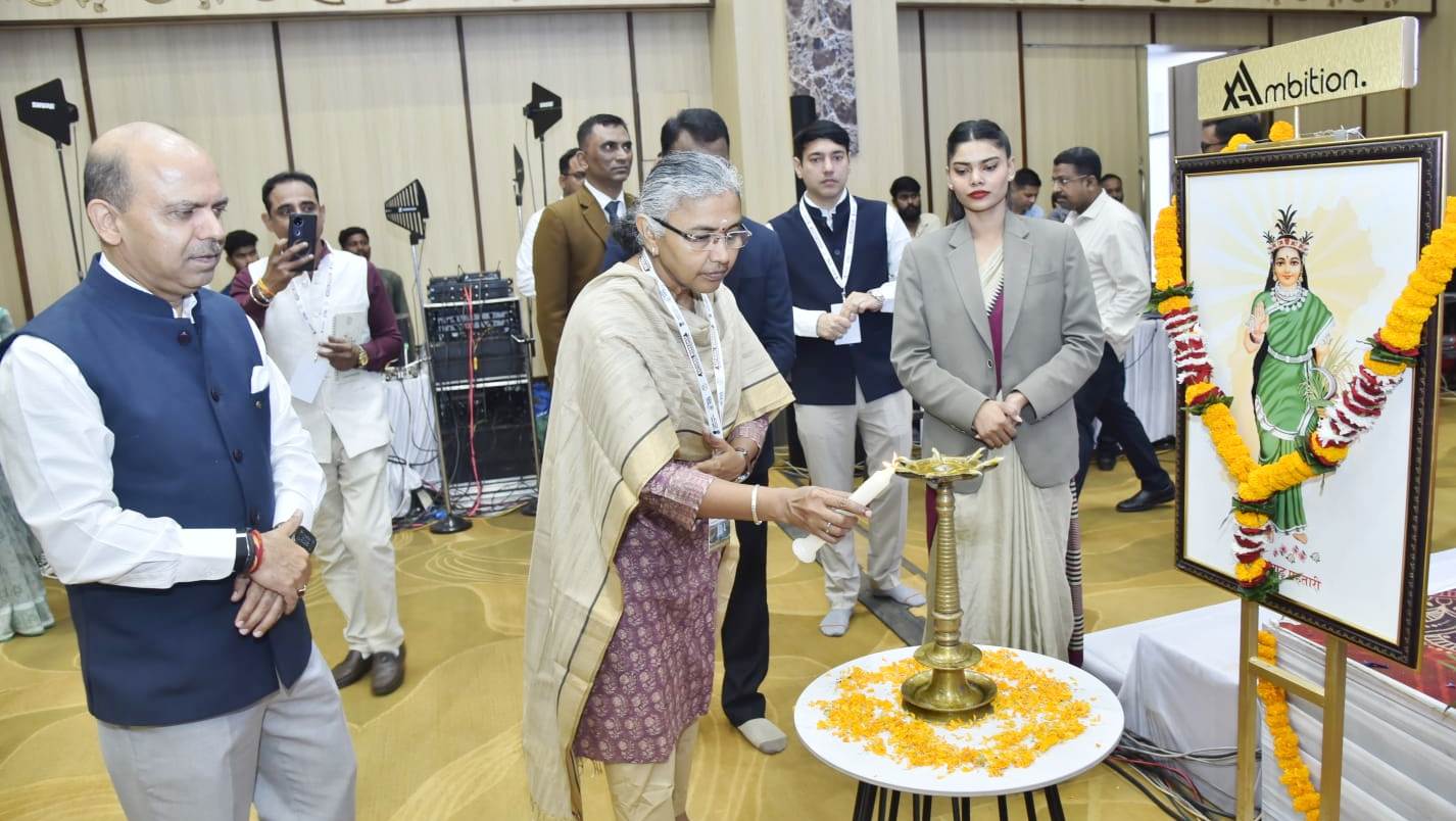 पैक्स में माइक्रो-एटीएम और सीएससी सुविधाओं से ग्रामीणों को मिल रही डिजिटल सेवाएं