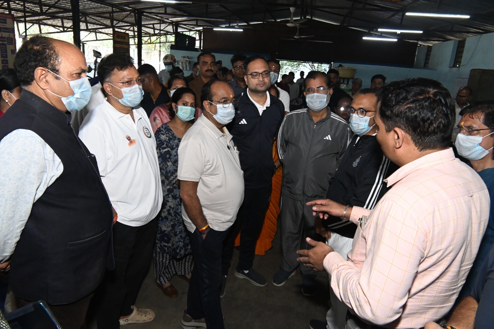 अरुण साव ने स्कूटी से किया अम्बिकापुर शहर का औचक निरीक्षण, अधिकारियों को दिए निर्देश