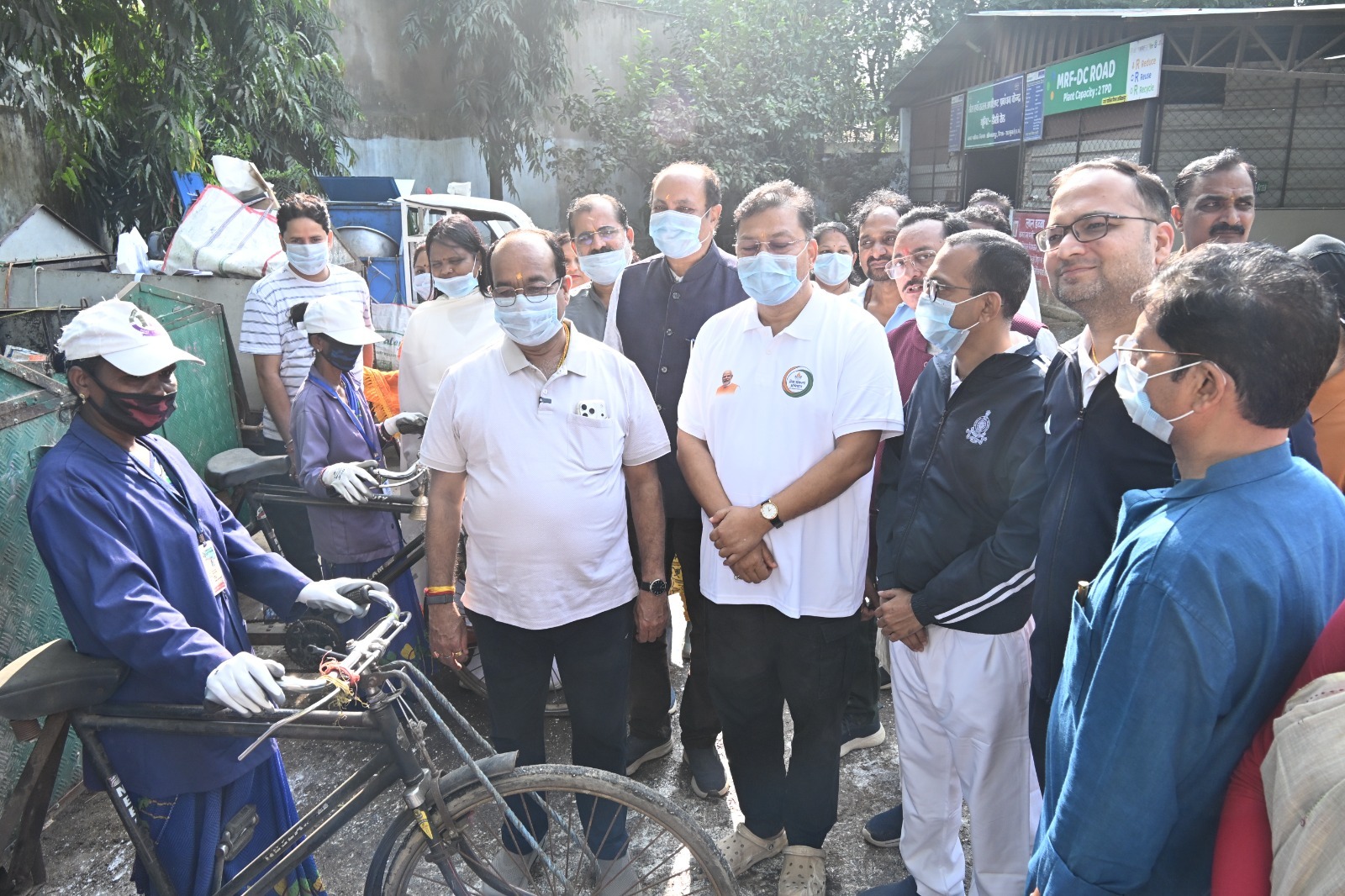 अम्बिकापुर में सफाई और निर्माण कार्यों का उप मुख्यमंत्री ने किया औचक निरीक्षण