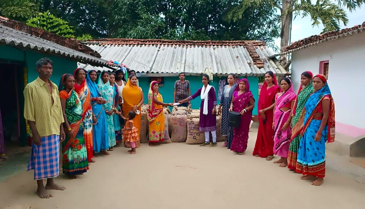 जैविक प्रमाणपत्र से महिला किसानों के पारंपरिक वनोपज संग्रहण को मिलेगा बाजार का लाभ