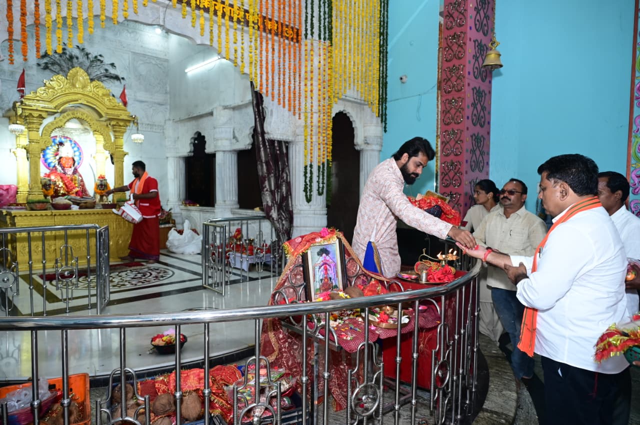 उप मुख्यमंत्री विजय शर्मा ने मां विंध्यवासिनी मंदिर के निर्माण कार्यों का किया अवलोकन