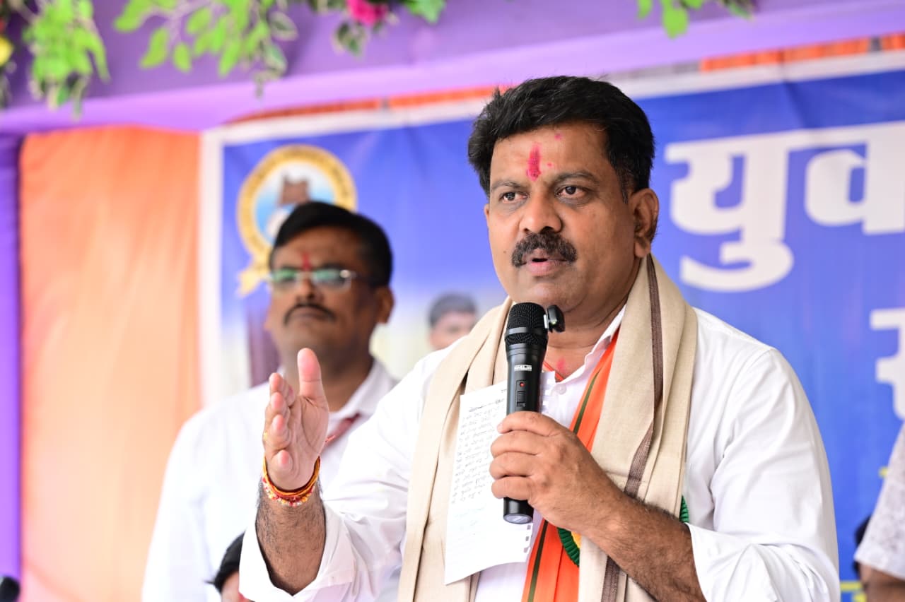 कॉलेज को बेहतर बनाने में विद्यार्थी और शिक्षक मिलकर निभाएं भूमिका: उप मुख्यमंत्री