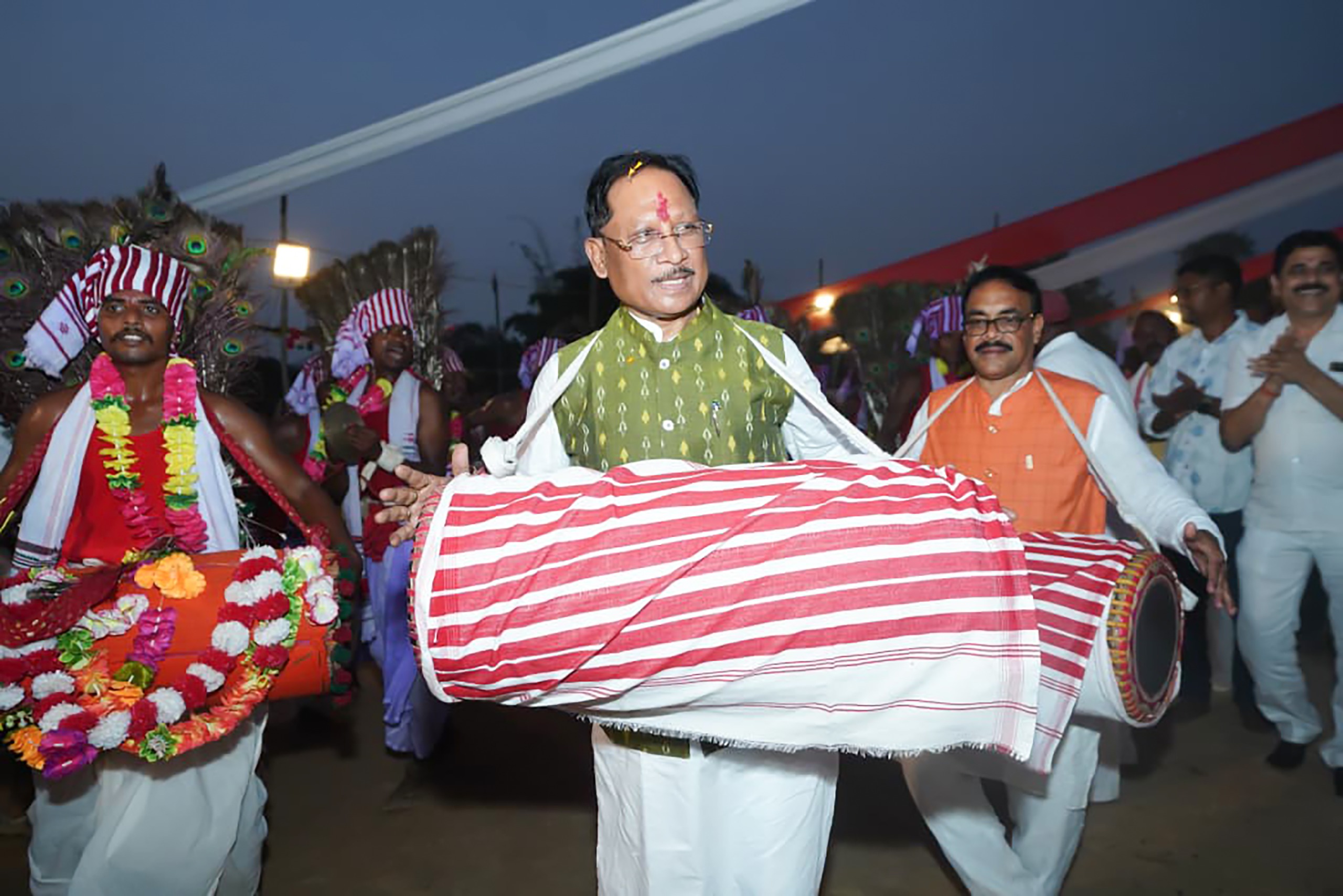 आदिवासी समाज का गौरवशाली इतिहास और प्रकृति संरक्षण की परंपरा पूरे देश के लिए प्रेरणा : मुख्यमंत्री साय